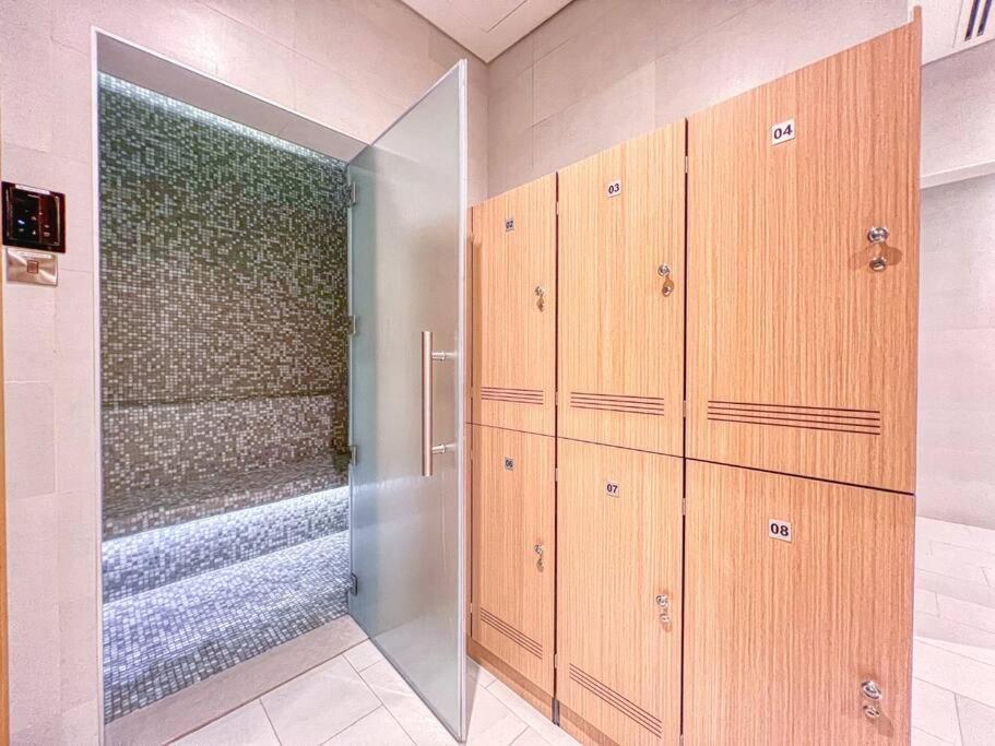 1br In A Prime Jbr Location With Access Dubai
