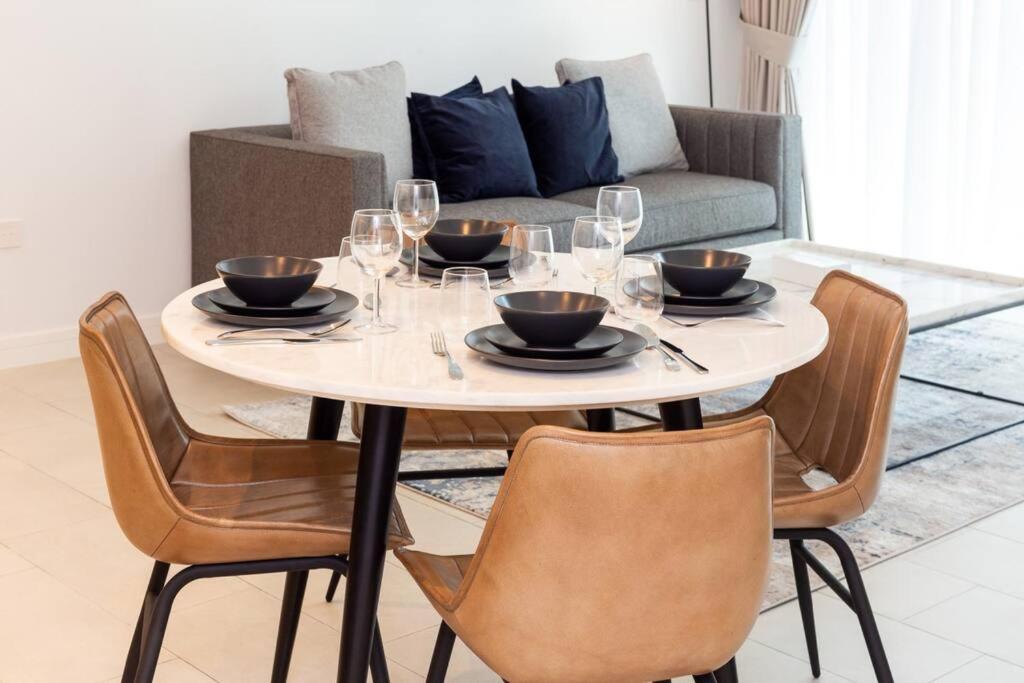 Apartment 1br In A Prime Jbr Location With Access