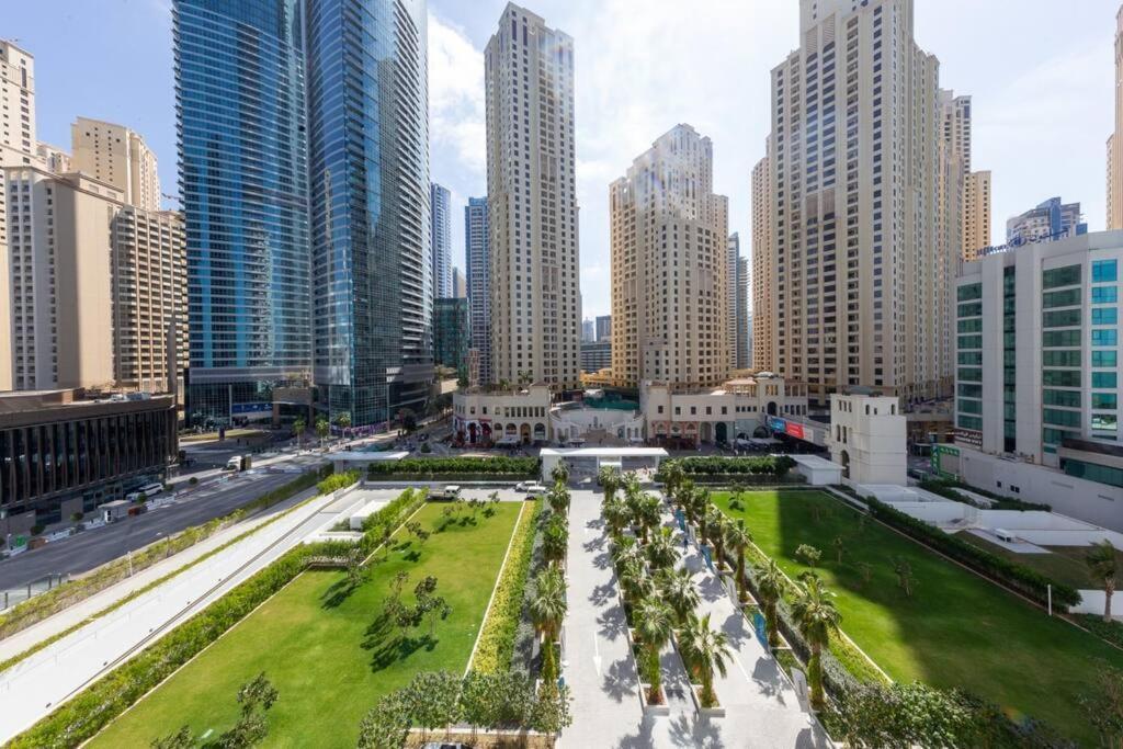 1br In A Prime Jbr Location With Access Dubai