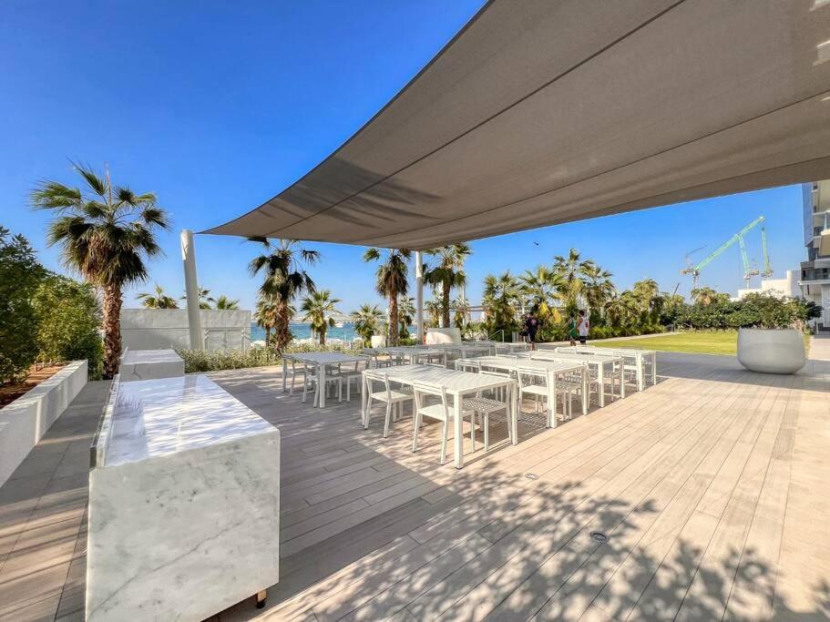 Apartment 1br In A Prime Jbr Location With Access