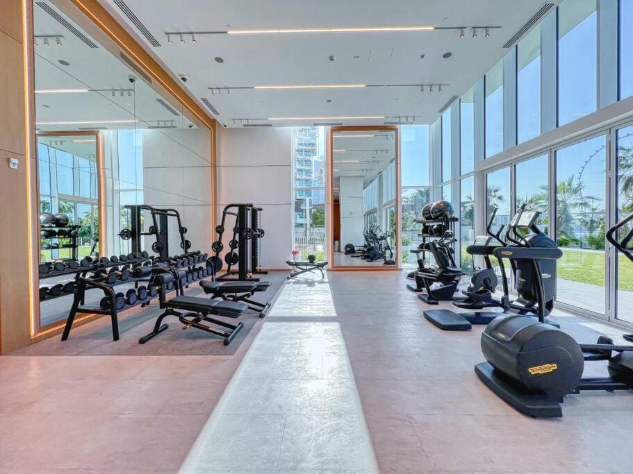 1br In A Prime Jbr Location With Access Apartment Dubai