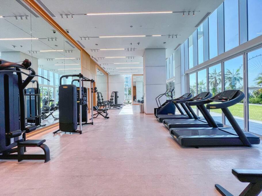 Apartment 1br In A Prime Jbr Location With Access Dubai